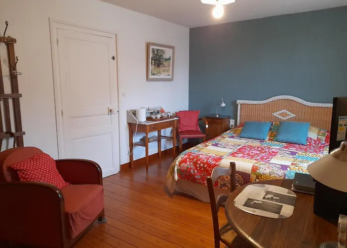 Couette-café Au Coeur De L'orne- D'hôtes *